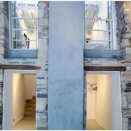 La Galerie - Art House Parikia *