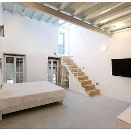 La Galerie - Art House Parikia *