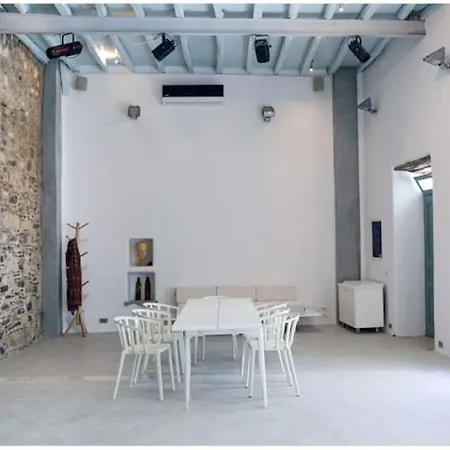La Galerie - Art House Parikia